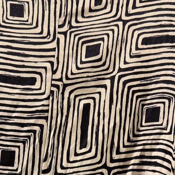 Zara Black/Cream Geometric Print Blouse - Picture 3 of 4